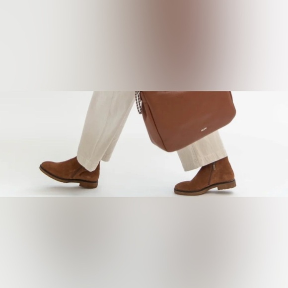 Italeau Foliana Cognac Suede Waterproof Booties | Size 40 (US 9.5/10) - Picture 2 of 13
